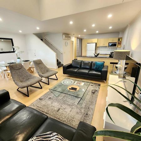 Spacious 4 Bedroom And 2 Bathrooms City Apartment Adelaide Eksteriør bilde