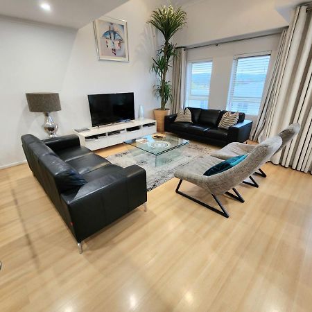 Spacious 4 Bedroom And 2 Bathrooms City Apartment Adelaide Eksteriør bilde