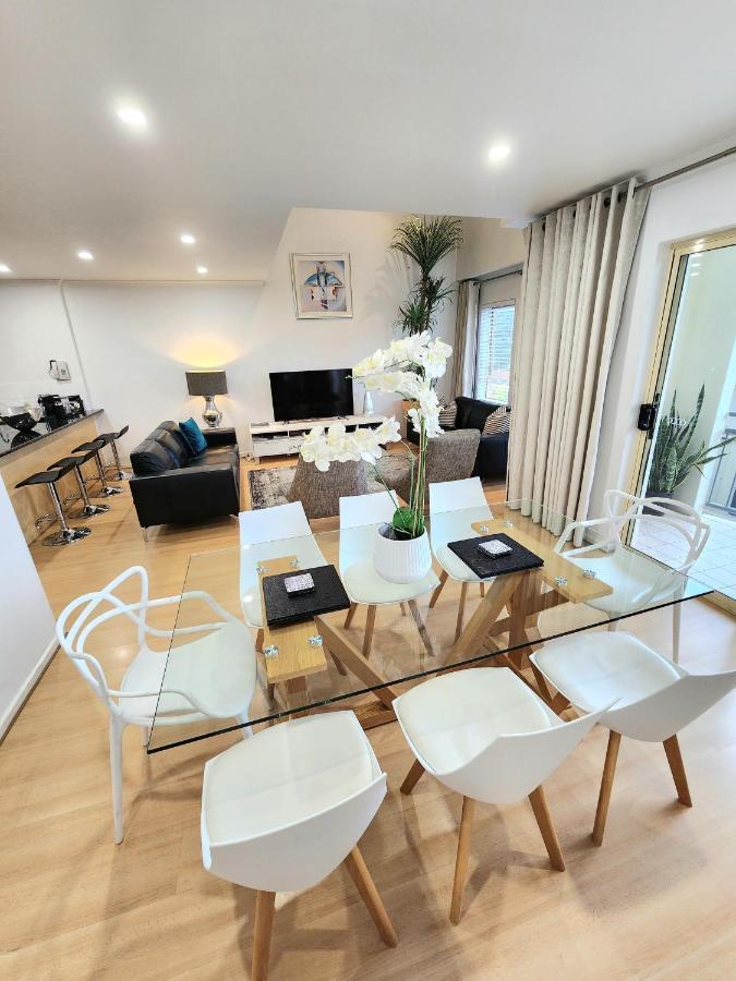 Spacious 4 Bedroom And 2 Bathrooms City Apartment Adelaide Eksteriør bilde