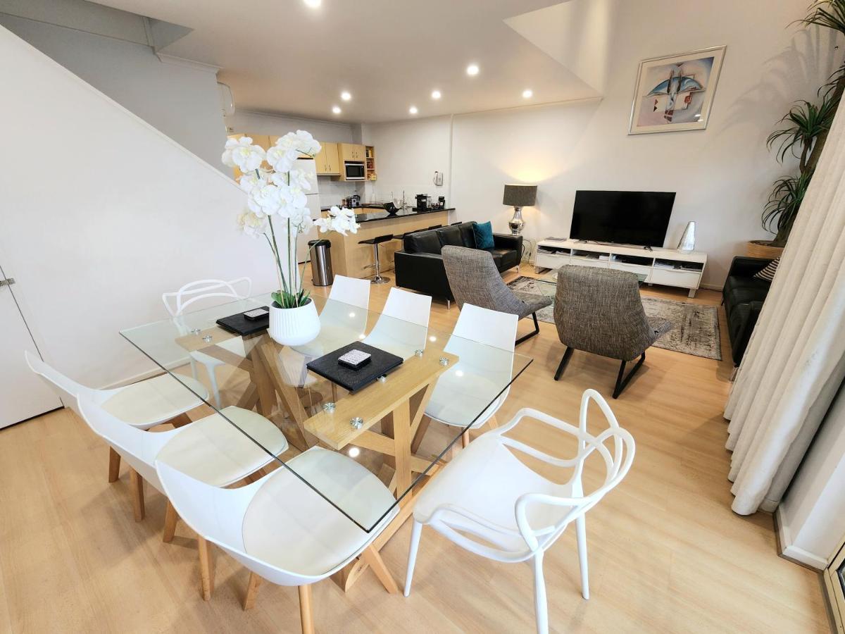 Spacious 4 Bedroom And 2 Bathrooms City Apartment Adelaide Eksteriør bilde